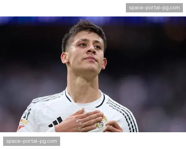 从替补到英雄：皇马小将居莱尔临危受命，策动绝杀进球全过程